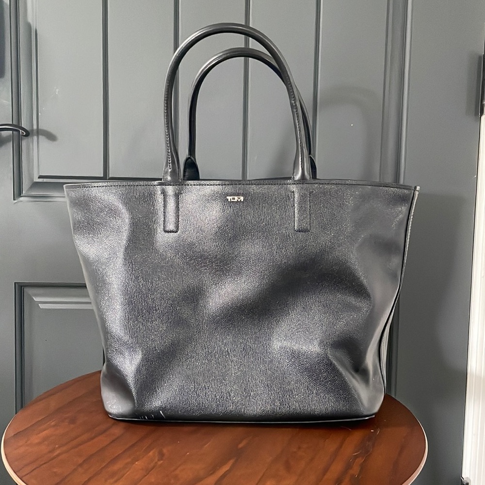 Tumi Travel Tote- Medium/Large